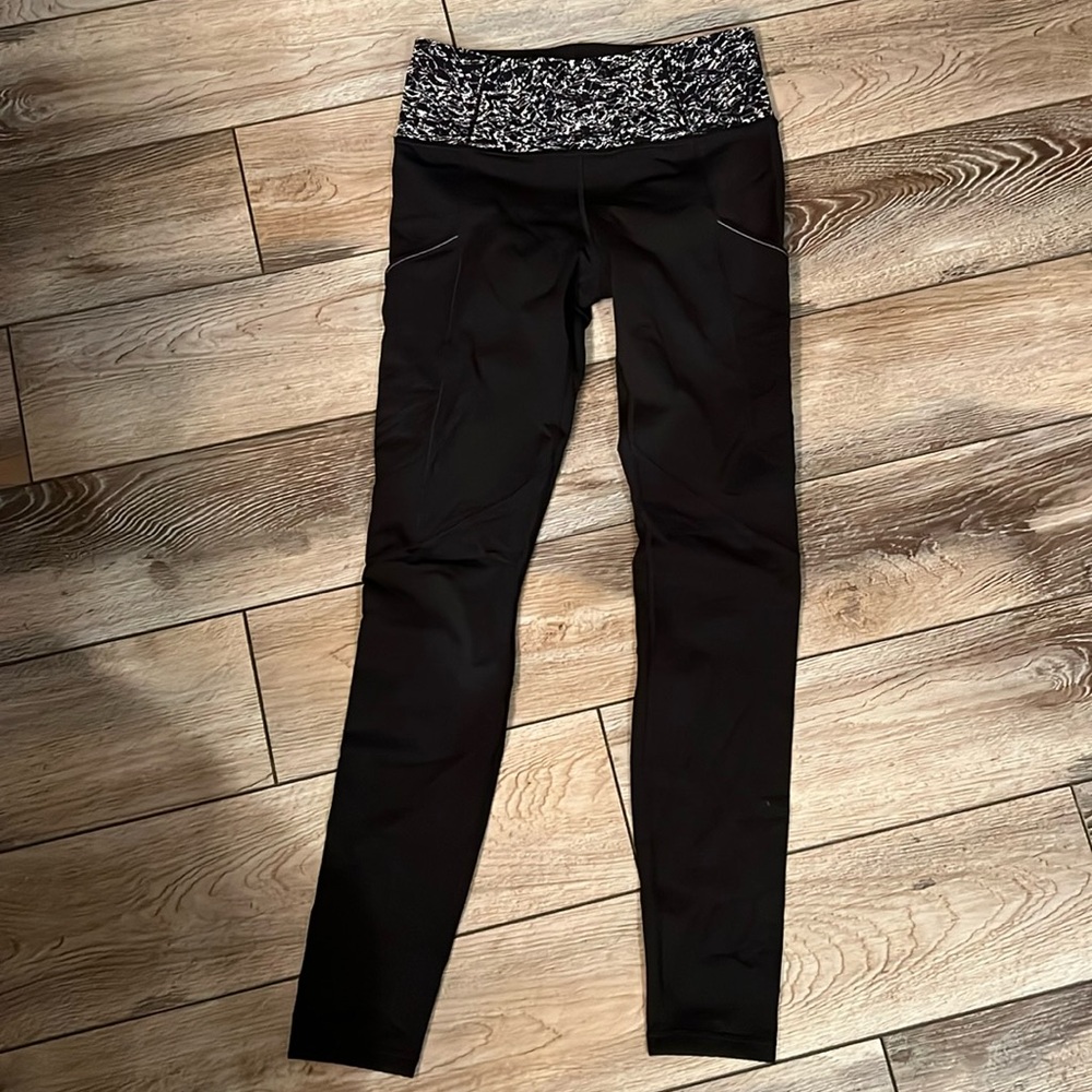 Lululemon Leggings with detail zippered band